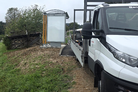 HRUŠKARJE  AVTOBUSNO POSTAJALIŠČE NOVI NADSTREŠEK 01A FOTO BOŠTJAN OTONIČAR